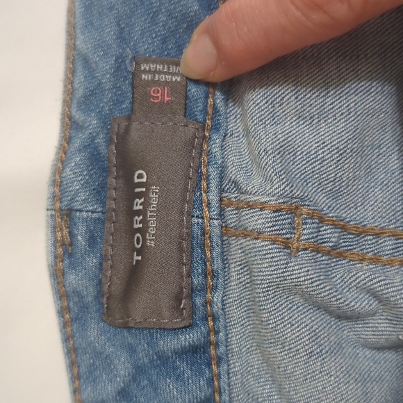 Torrid Vintage 5" Mid-Rise Stretch Short, Color Blue Size 16 - Picture 15 of 16